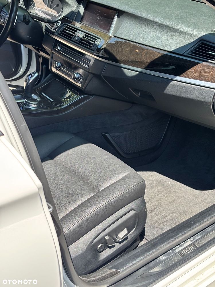 BMW Seria 5 528i xDrive Luxury Line - 18