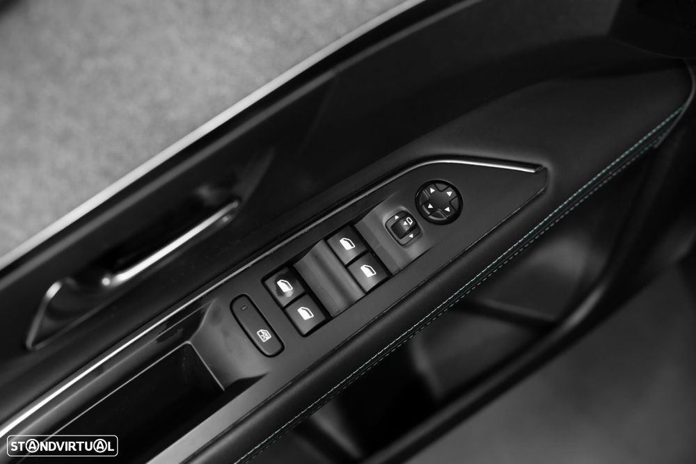 Peugeot 3008 1.6 Hybrid Allure Pack e-EAT8 - 24