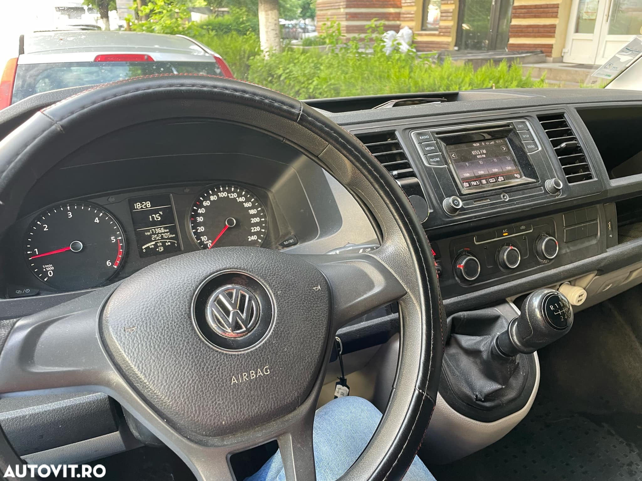Volkswagen Transporter - 8