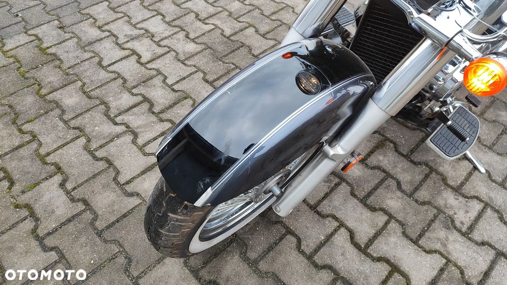 Suzuki Boulevard - 19