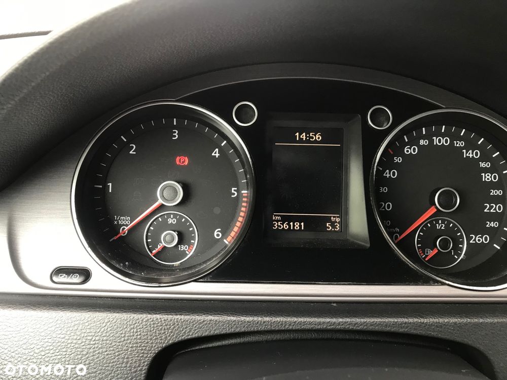 Volkswagen Passat - 22