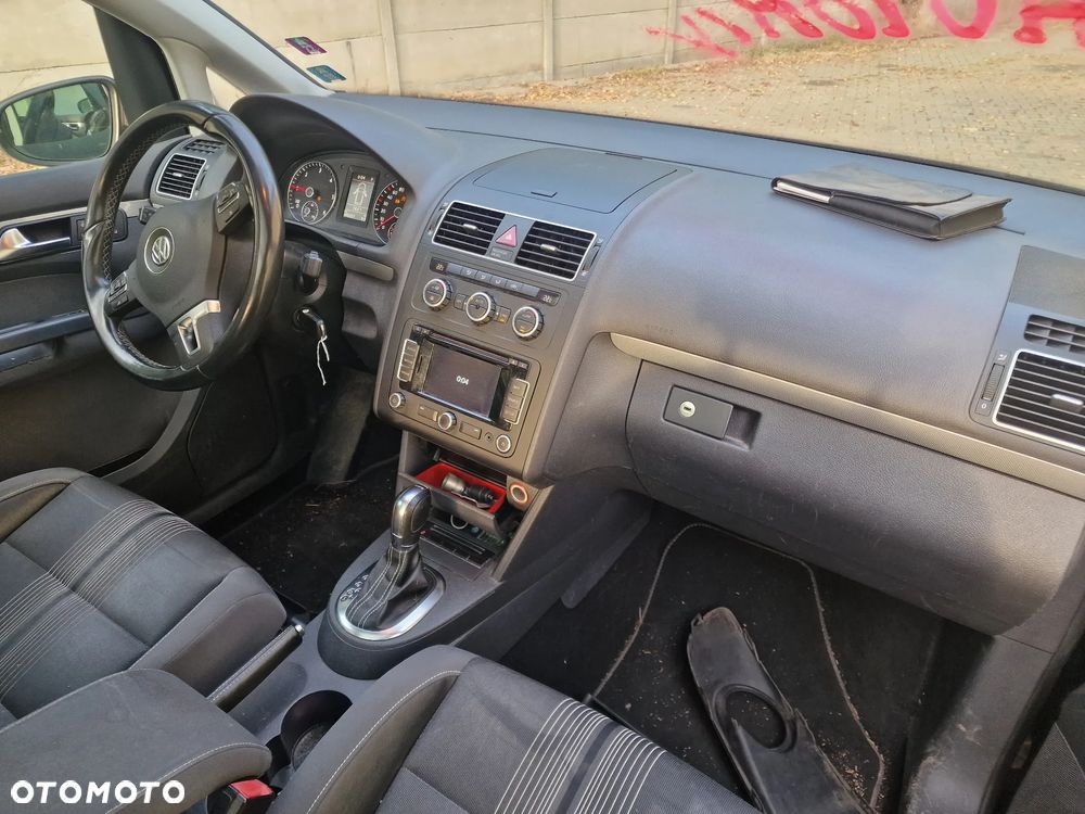 Volkswagen Touran 2.0 TDI DPF BlueMotion Technology DSG MATCH - 12