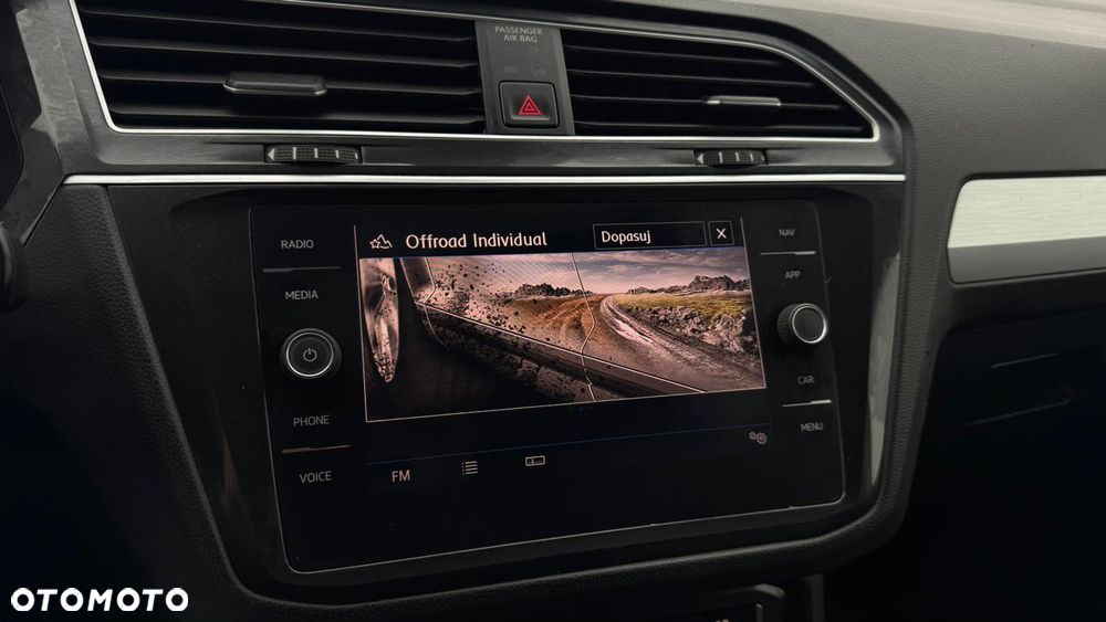 Volkswagen Tiguan 2.0 TDI SCR 4Motion (BlueMotion Tech) Comfortline - 35