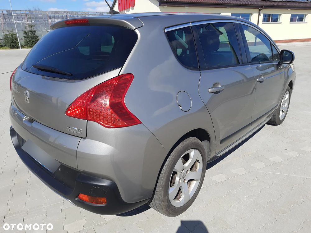 Peugeot 3008 HDi 115 Active - 4