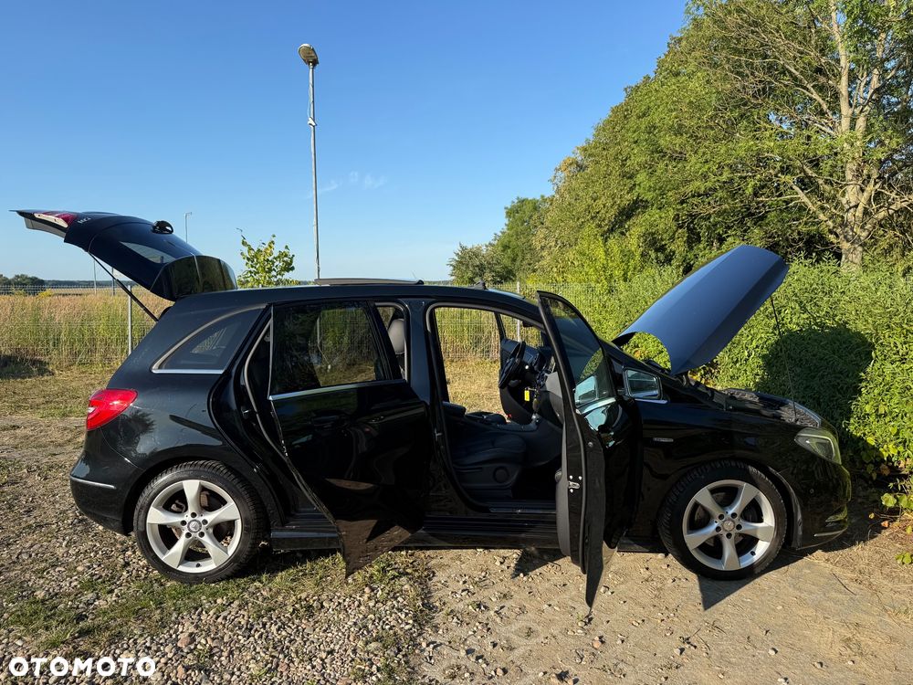 Mercedes-Benz Klasa B 180 CDI (BlueEFFICIENCY) 7G-DCT - 22
