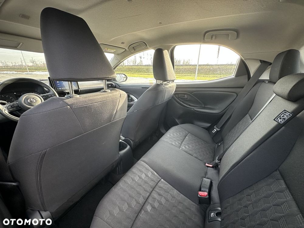 Toyota Yaris 1.5 Comfort CVT - 12