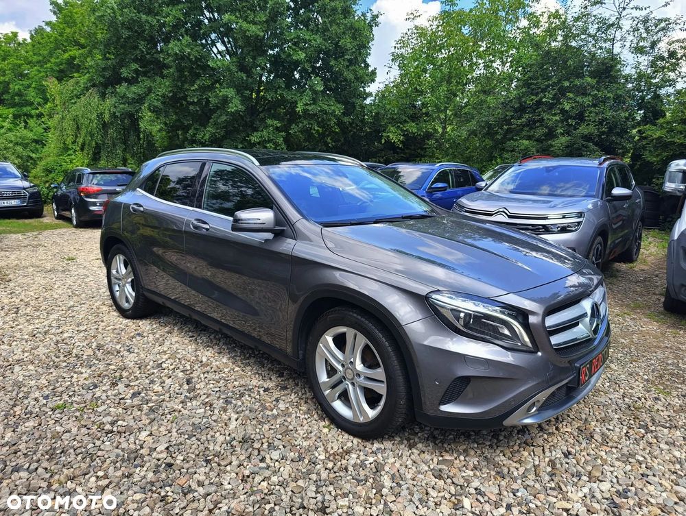 Mercedes-Benz GLA 180 Urban - 2
