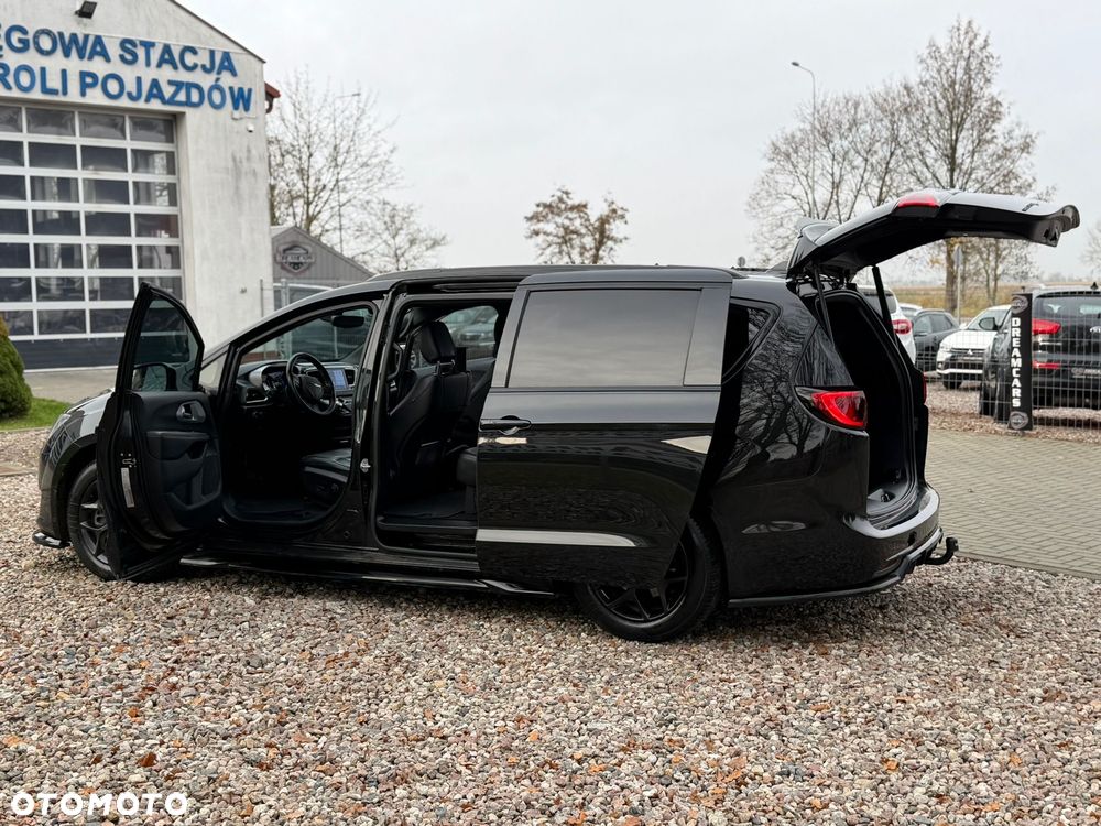 Chrysler Pacifica - 27