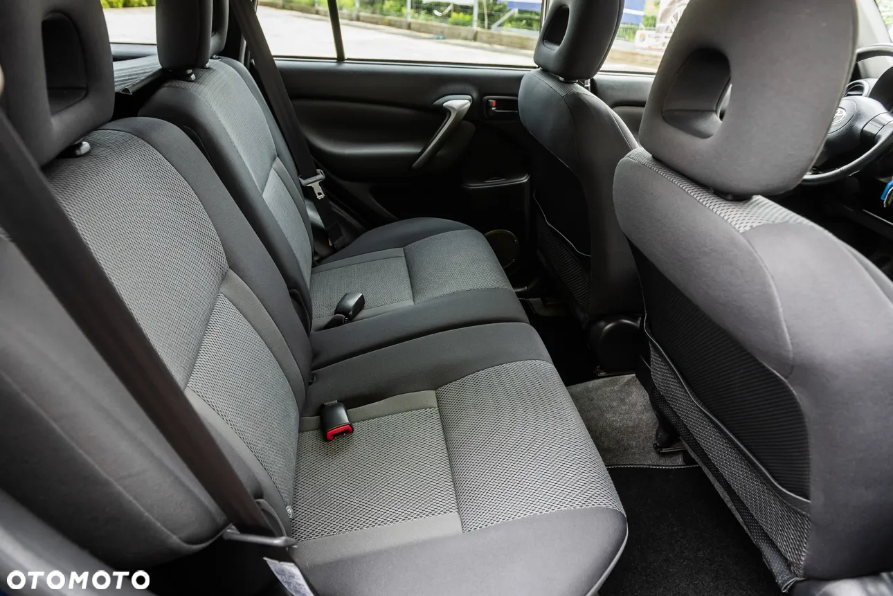 Toyota RAV4 - 14