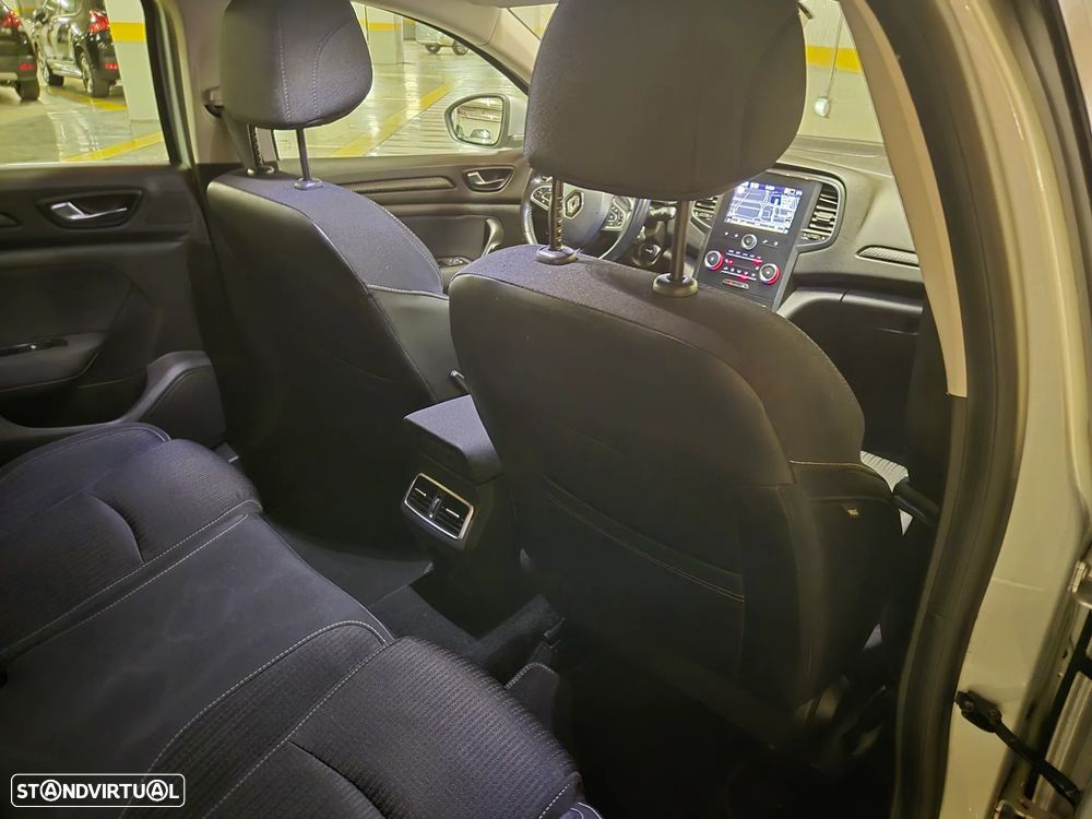 Renault Mégane Sport Tourer ENERGY dCi 110 EXPERIENCE - 36