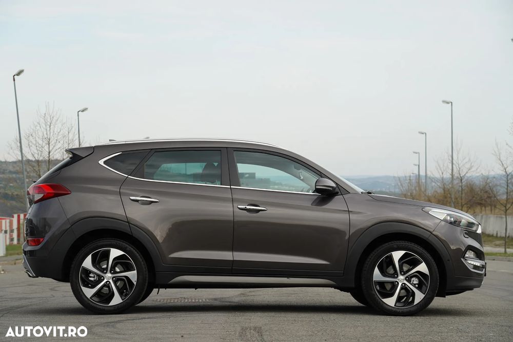 Hyundai Tucson 2.0 CRDI 4WD Automatik Style - 22