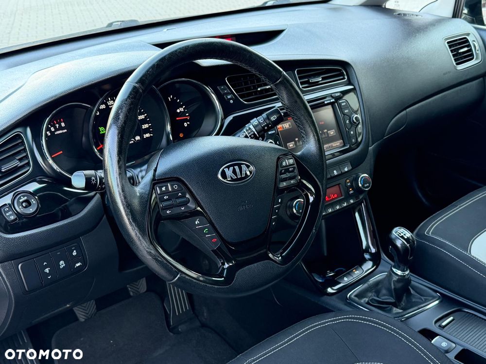 Kia Ceed 1.6 GDI Platinum Edition - 34