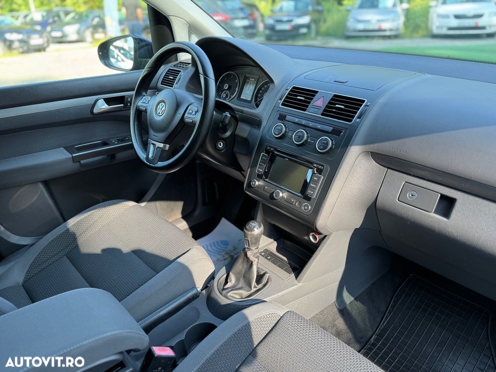 Volkswagen Touran - 9