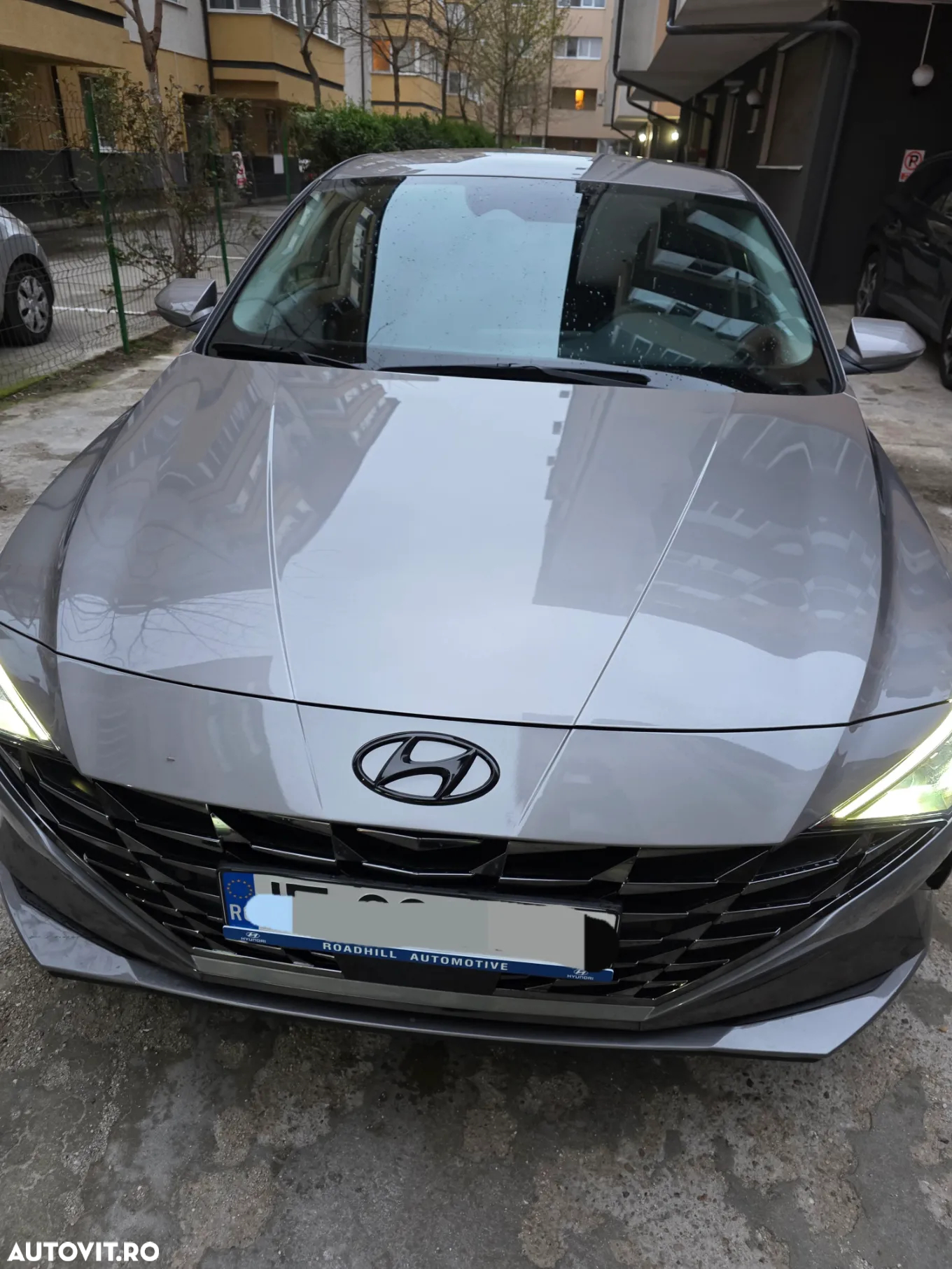Hyundai Elantra 1.6 l 123 CP CVT Exclusive Navi - 14