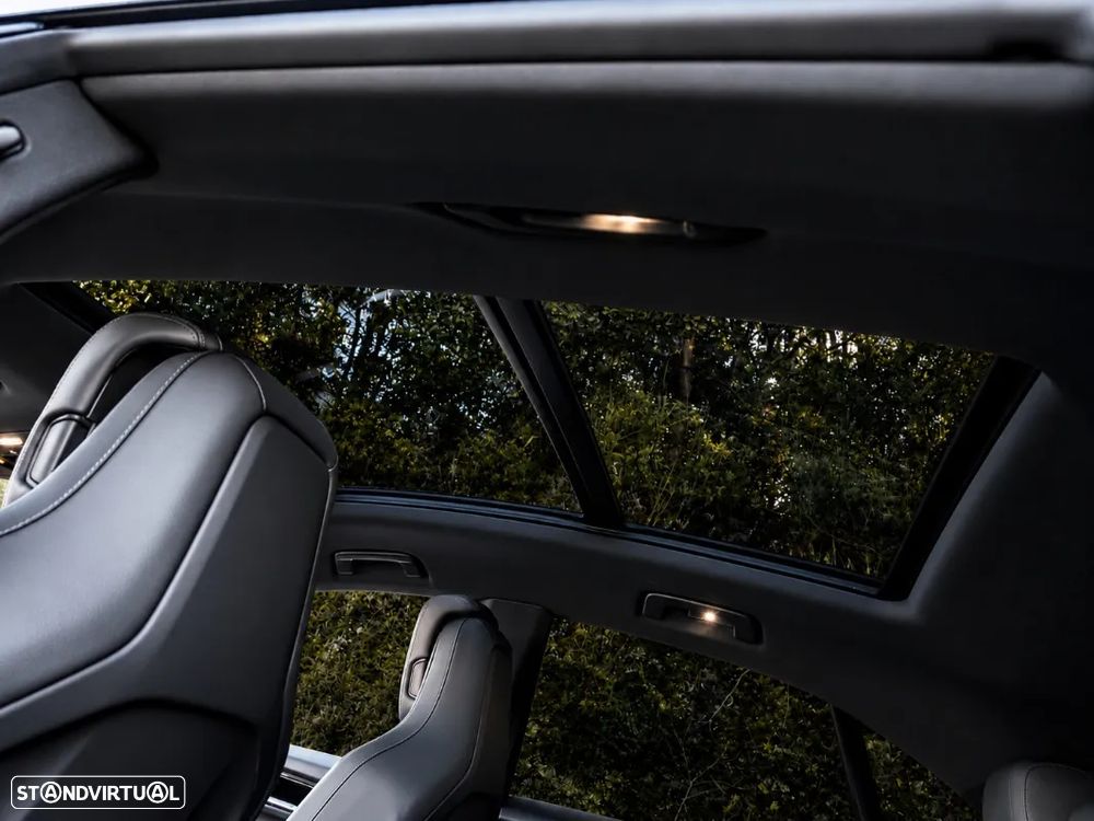 Porsche Macan Electric 4 - 17