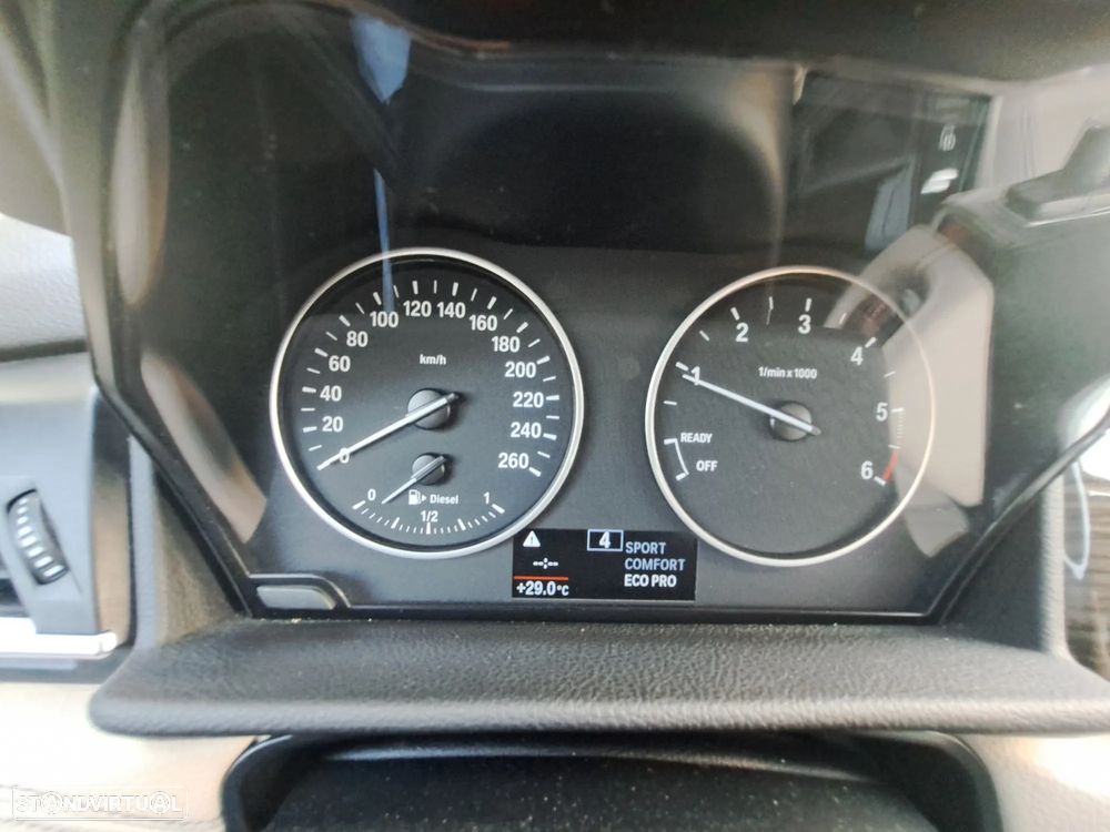 BMW 216 Active Tourer d Luxury Line - 27