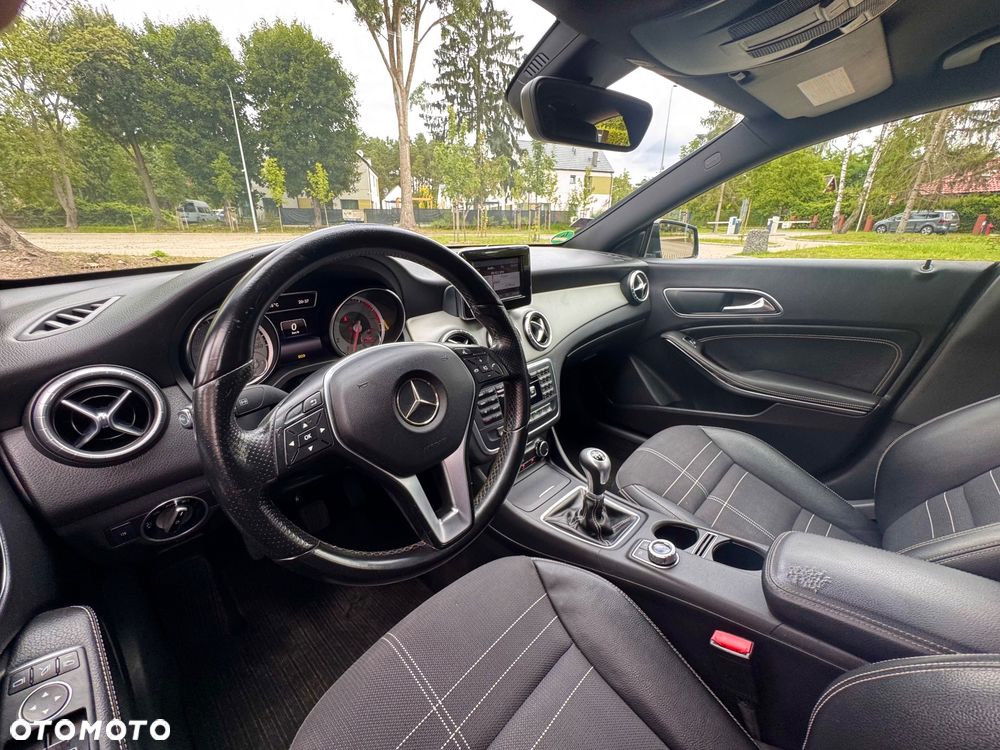 Mercedes-Benz CLA 200 AMG Line - 34