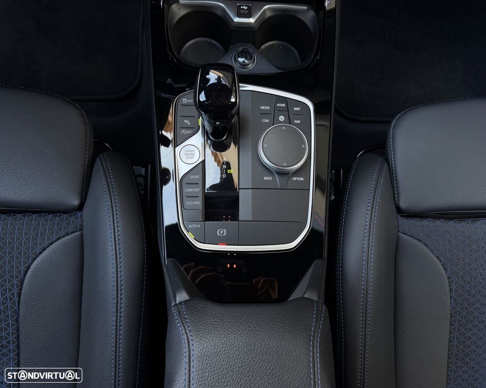 BMW 118 d Pack Desportivo M - 16