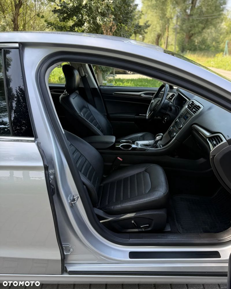 Ford Fusion - 10