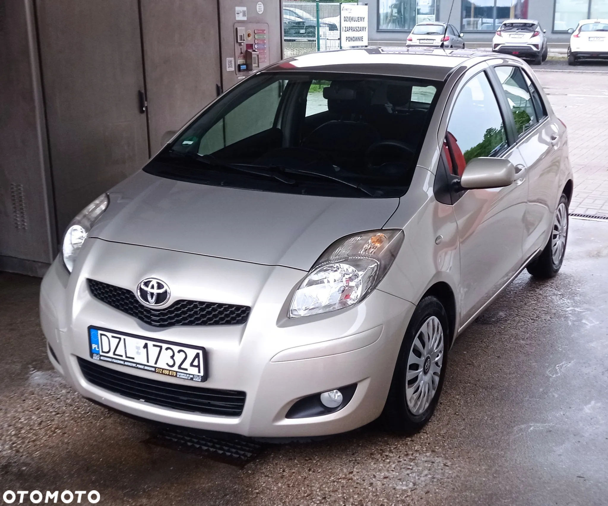 Toyota Yaris - 10