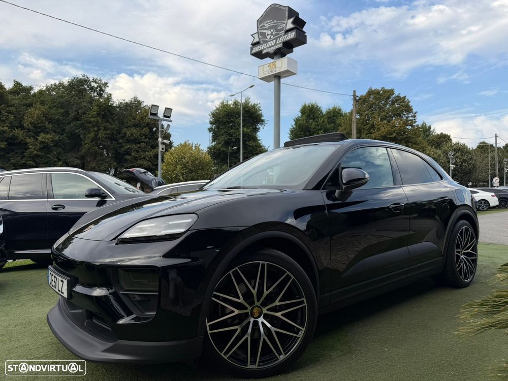 Porsche Macan Electric 4 - 4