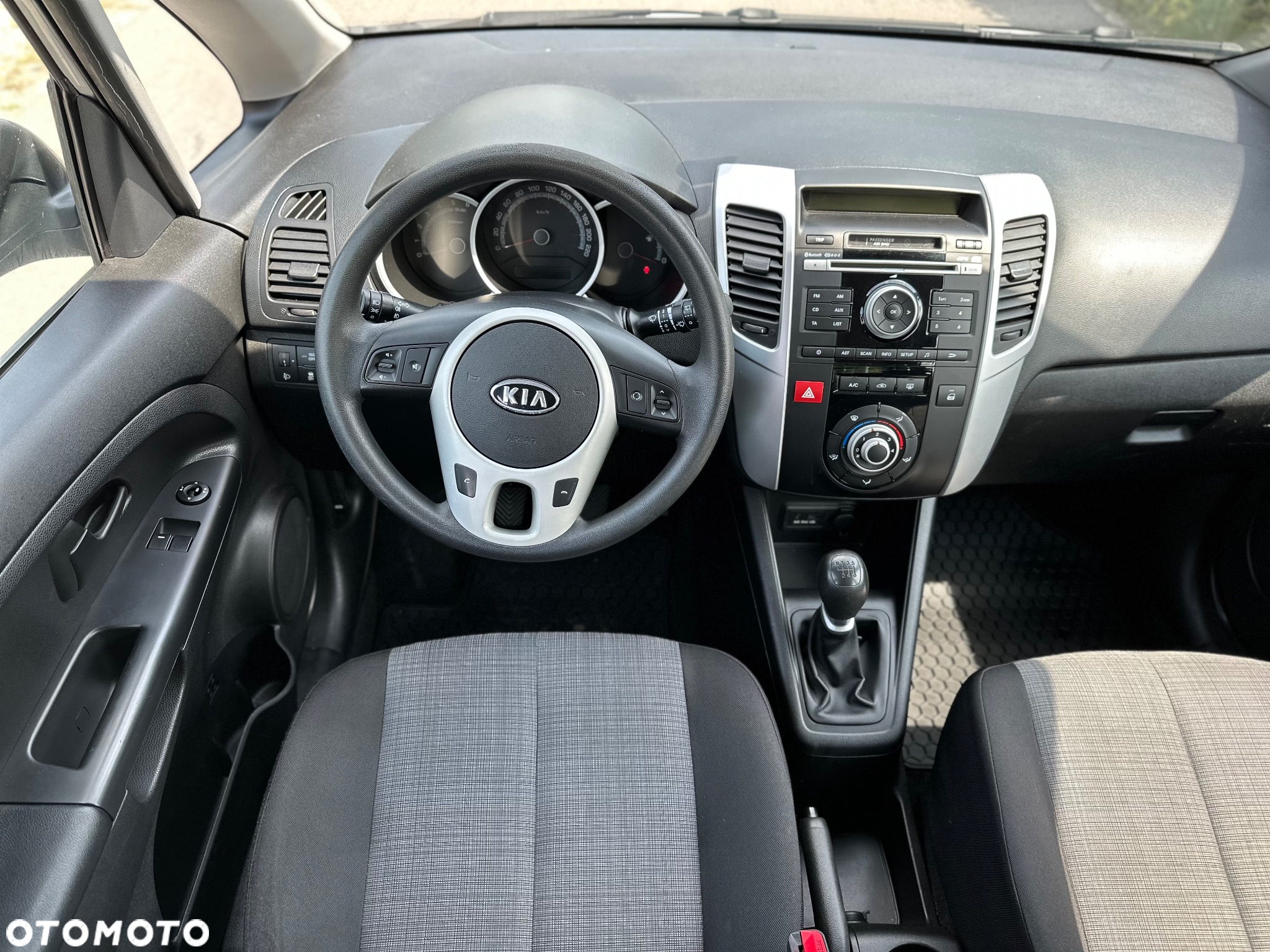 Kia Venga 1.6 CRDi 128 Vision - 24