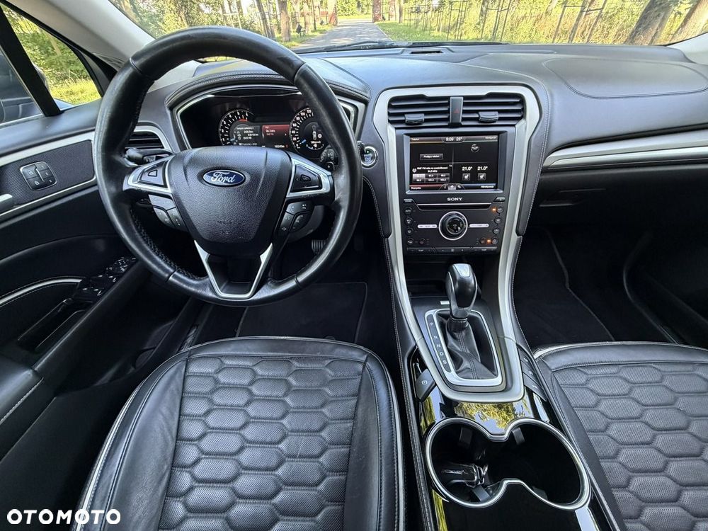 Ford Mondeo - 35