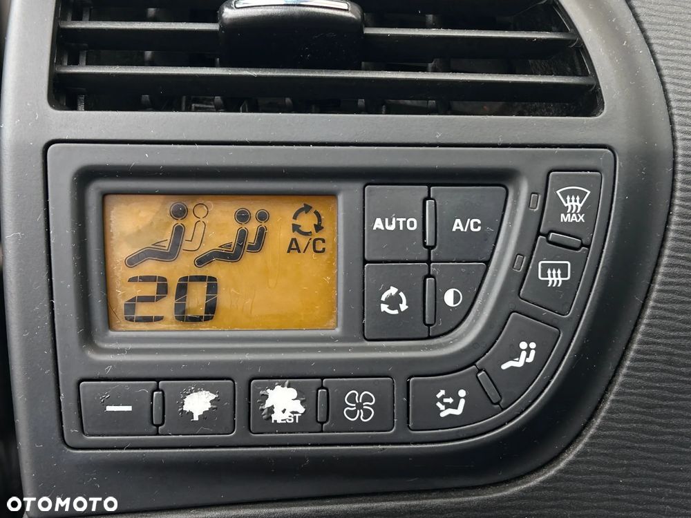Citroën C4 Picasso 1.6 HDi FAP ESG6 Style - 12