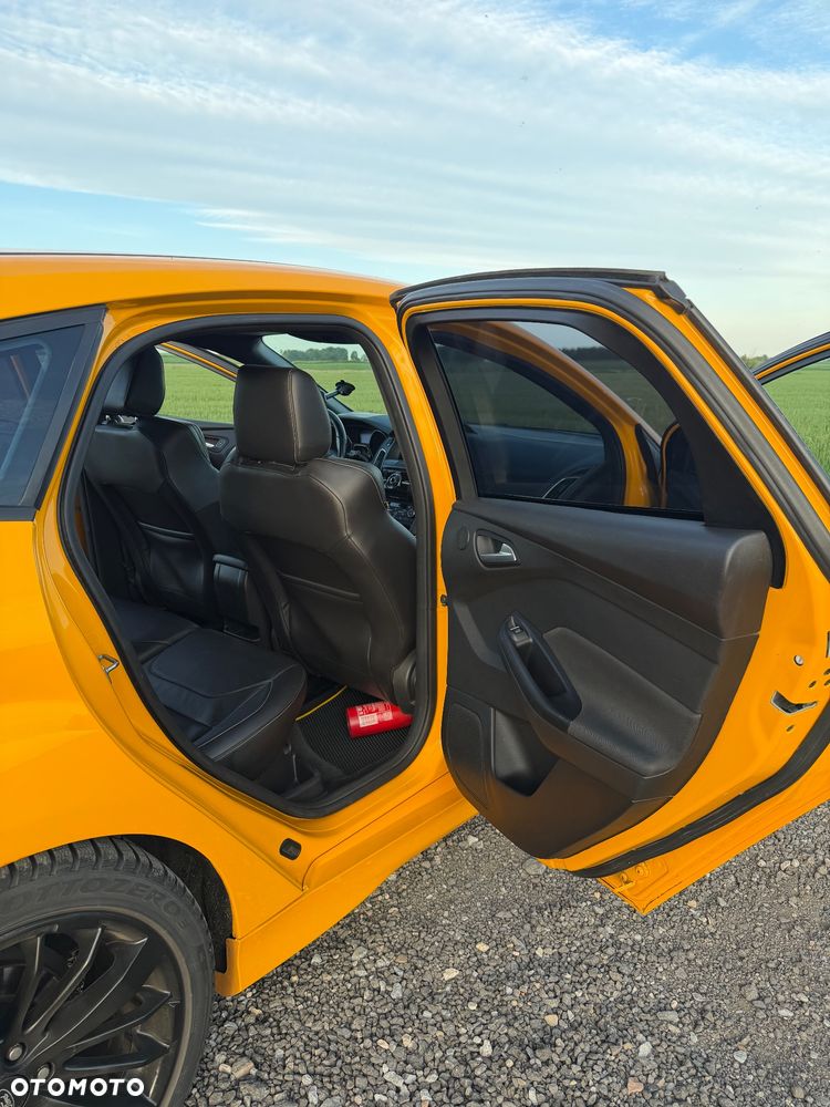 Ford Focus 2.0 EcoBoost ST-2 - 14