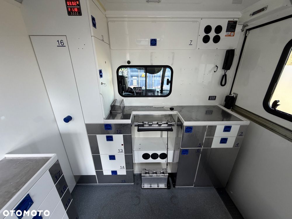 Mercedes-Benz Sprinter - 27