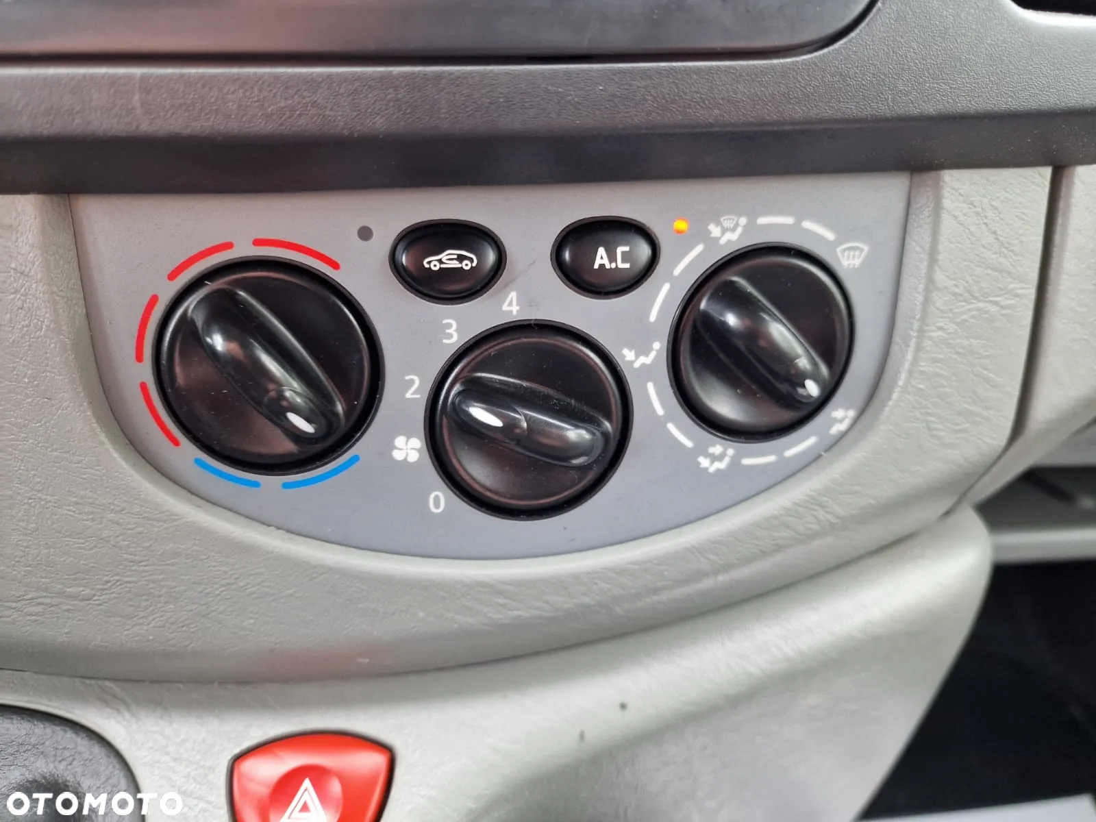 Opel Vivaro - 14