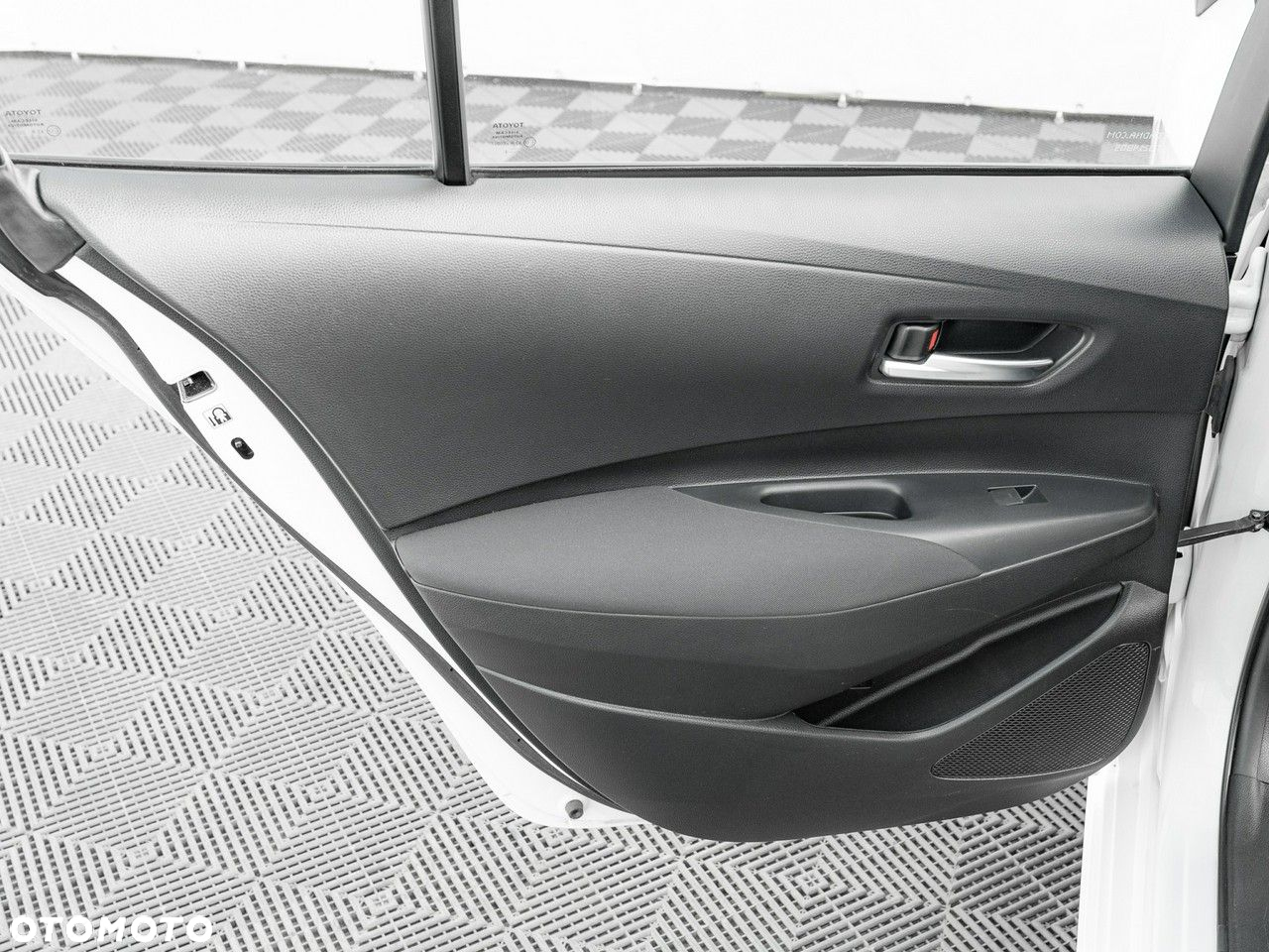 Toyota Corolla 1.8 Hybrid GPF Comfort - 25