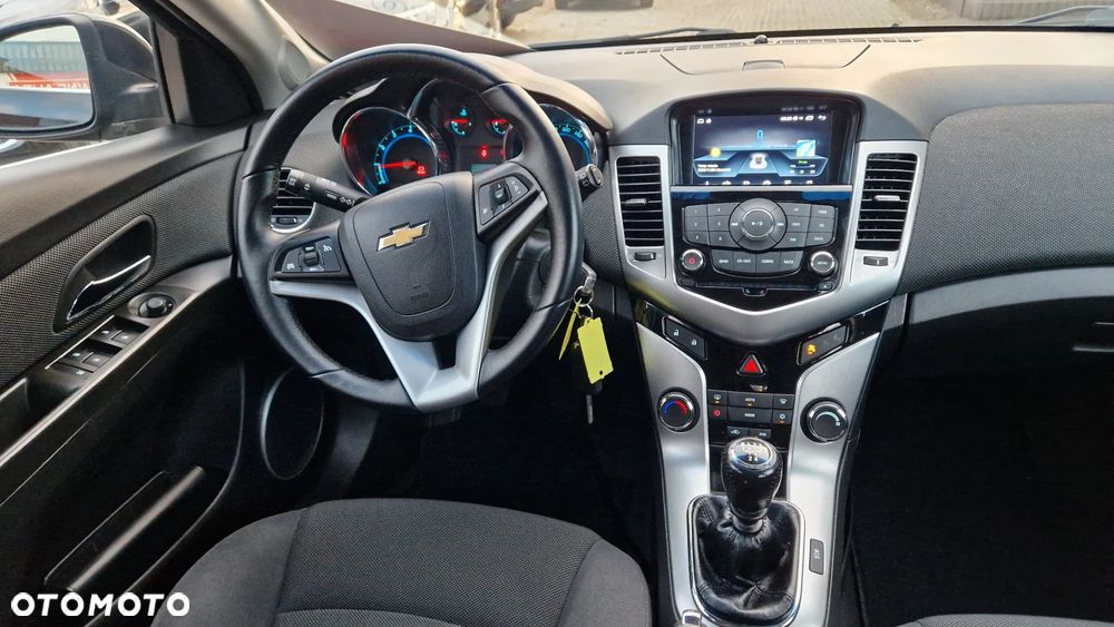 Chevrolet Cruze 1.8 LT+ - 26