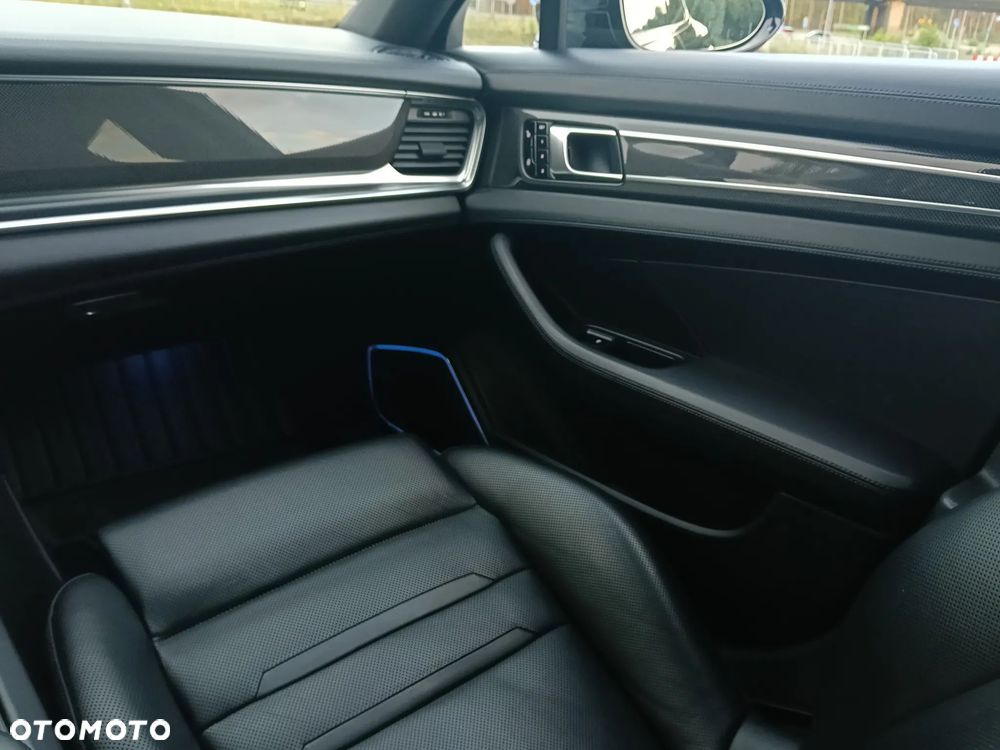 Porsche Panamera - 31
