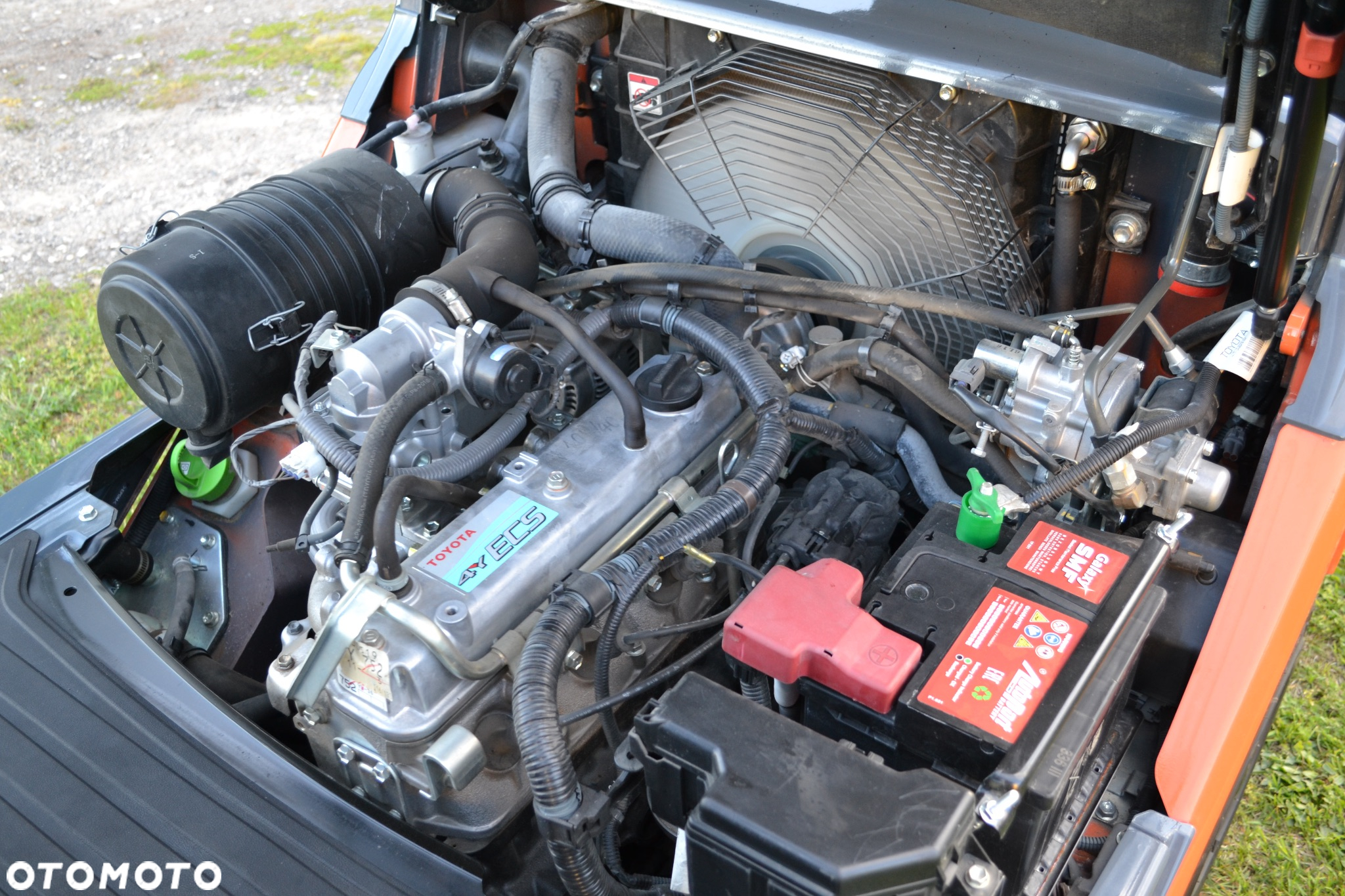 Toyota 8FGF15 ,rok 2017 ,1366 godzin ,kupiony u dealera w Polsce, przesuw boczny, stan idealny , Toyota 35 - 18