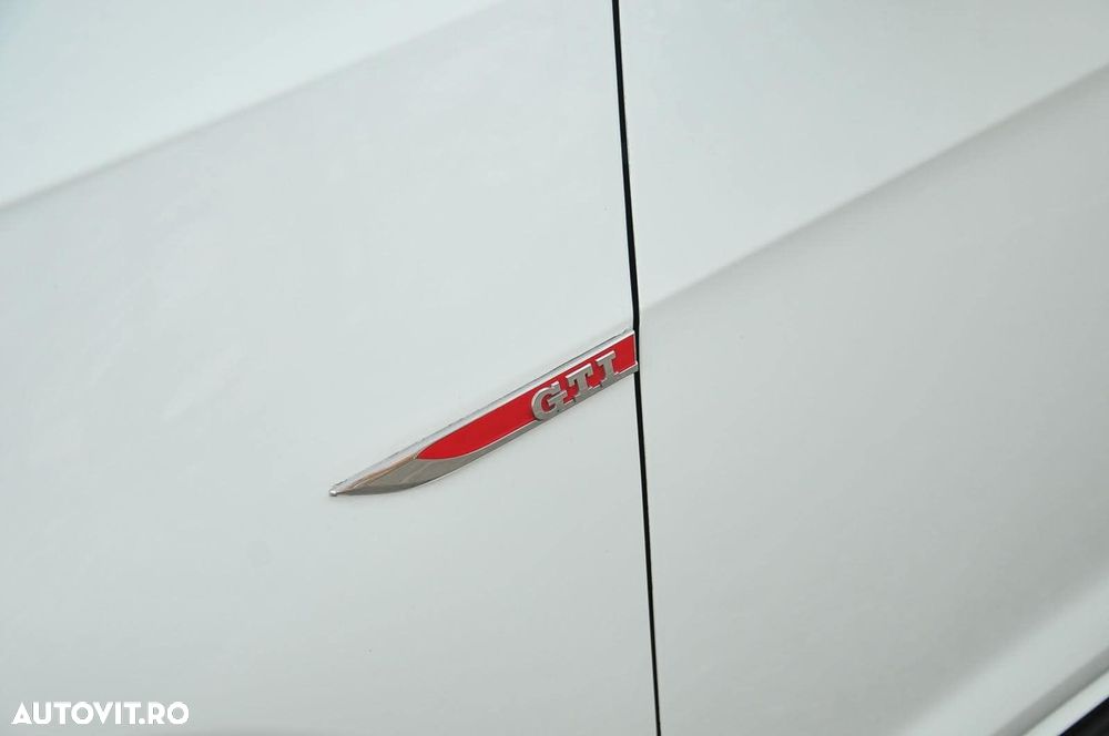 Volkswagen Golf 2.0 TSI DSG 4Motion R Edition 20 - 23