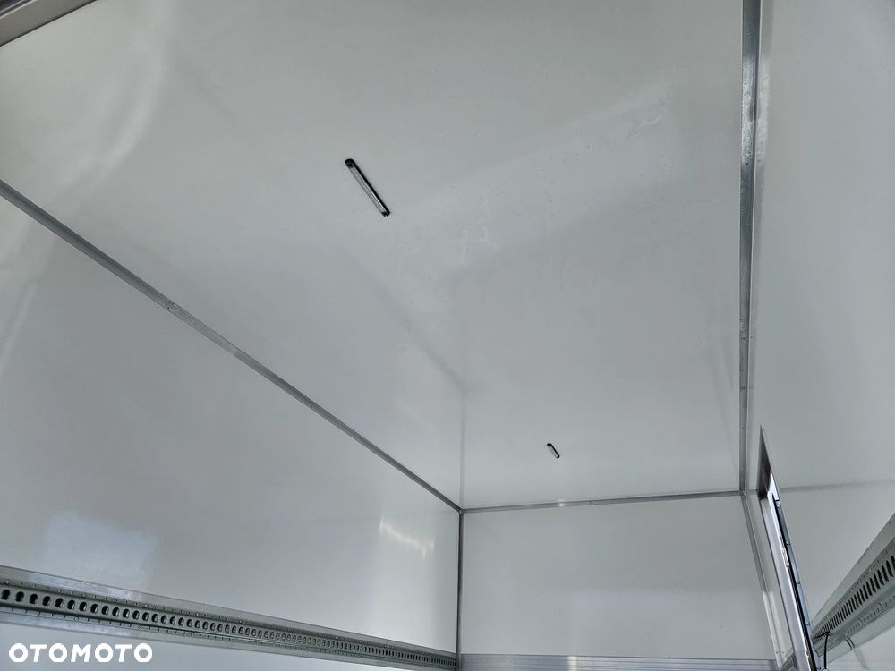 Renault nowy Master kontener izotermiczny 8 EP - 12