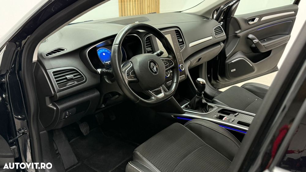 Renault Megane ENERGY dCi 130 BOSE EDITION - 6