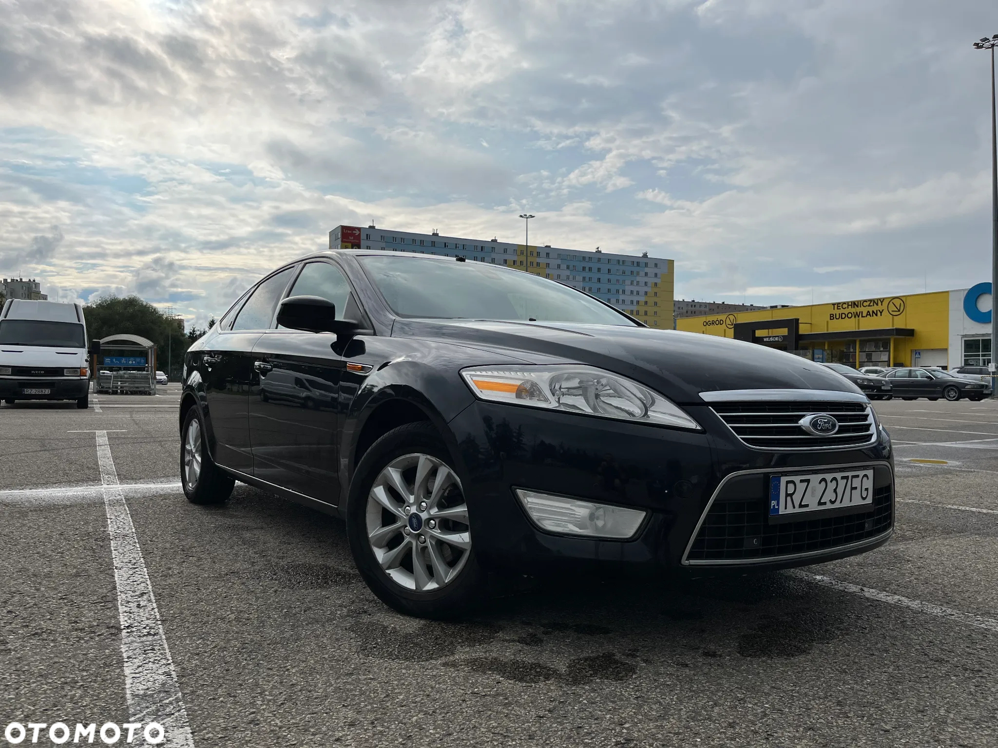 Ford Mondeo 2.0 Ghia - 11