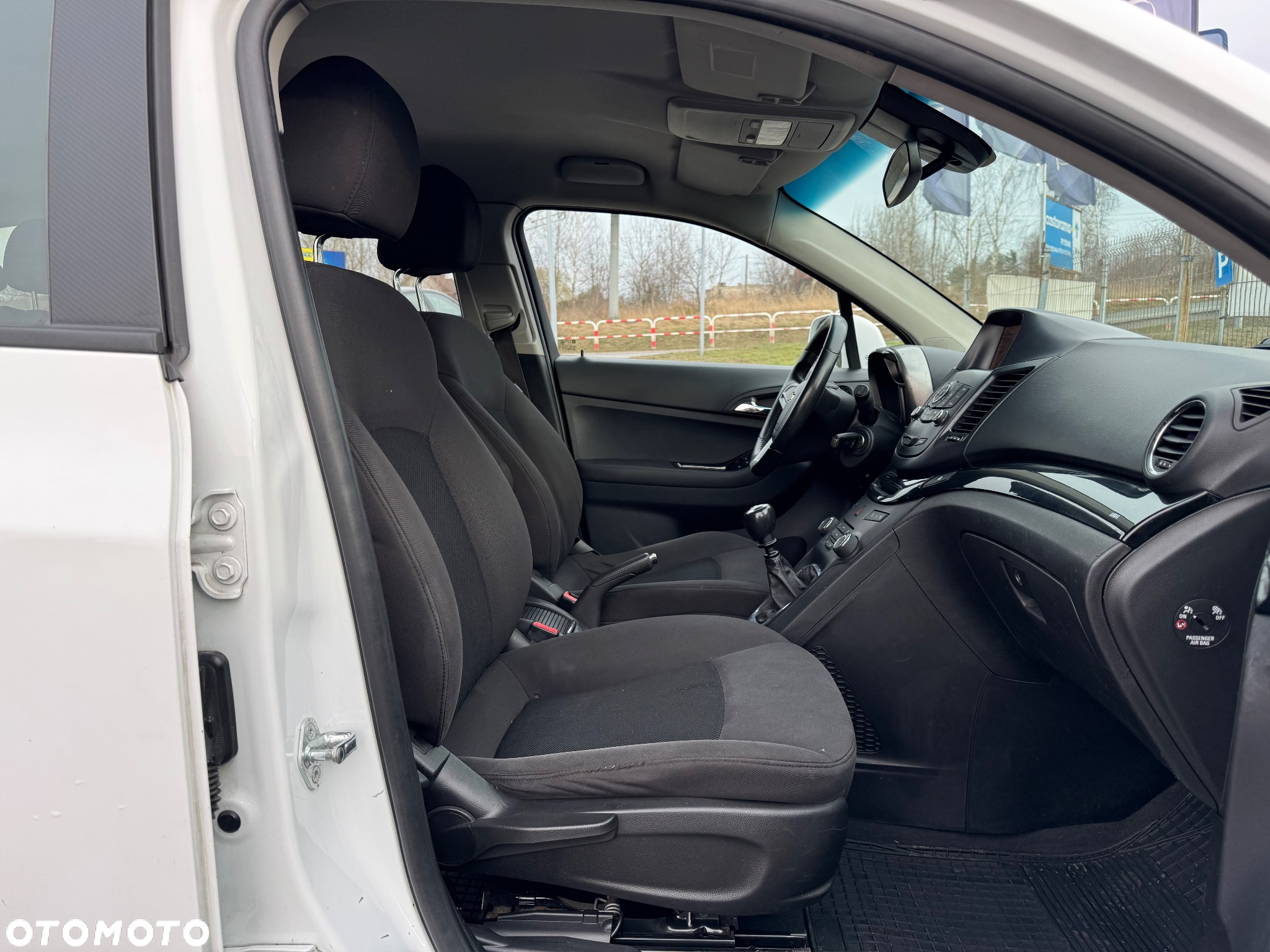 Chevrolet Orlando - 23