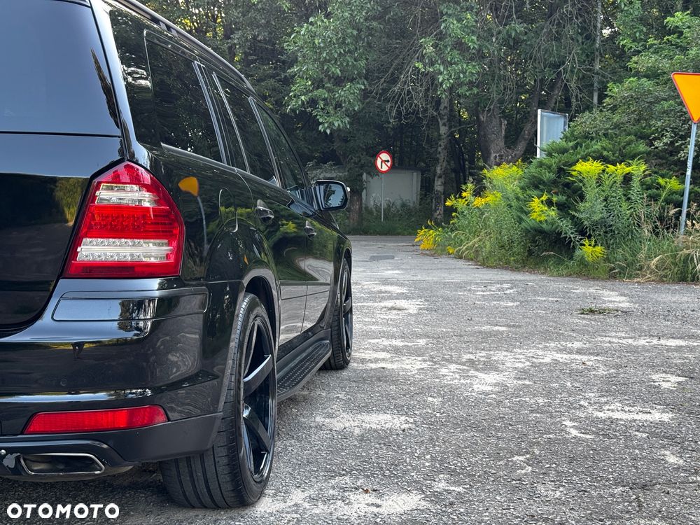 Mercedes-Benz GL 450 - 33