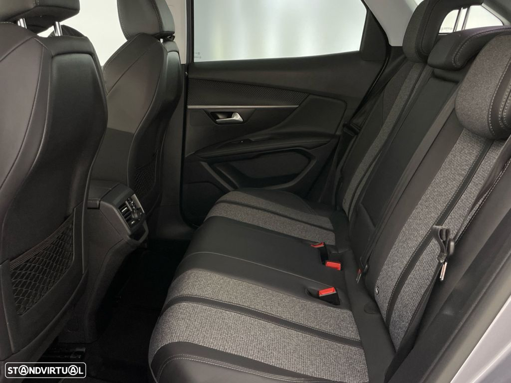 Peugeot 3008 1.2 PureTech Allure - 12