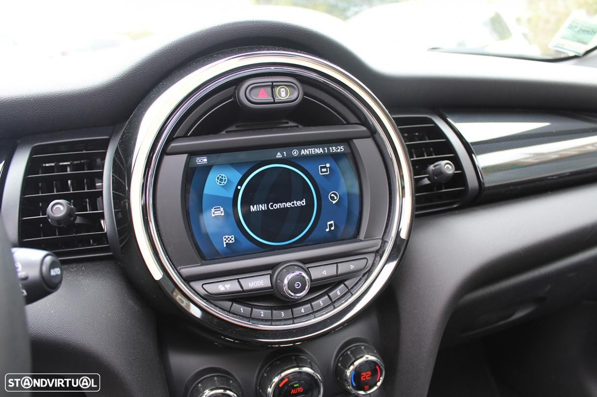 MINI 3 Portas Cooper SE Essential - 31