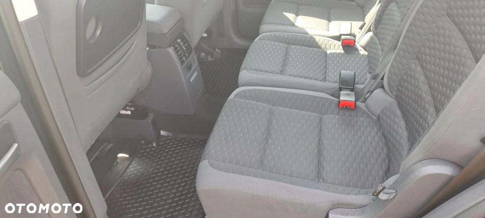 Volkswagen Touran 2.0 TDI DPF Life - 13