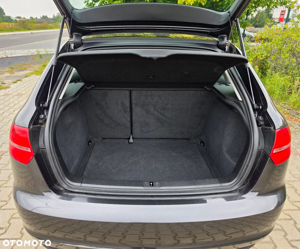 Audi A3 Sportback 1.6 TDI DPF Ambiente - 20