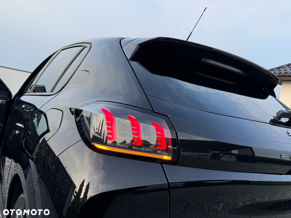 Peugeot 208 PureTech 100 Allure - 30