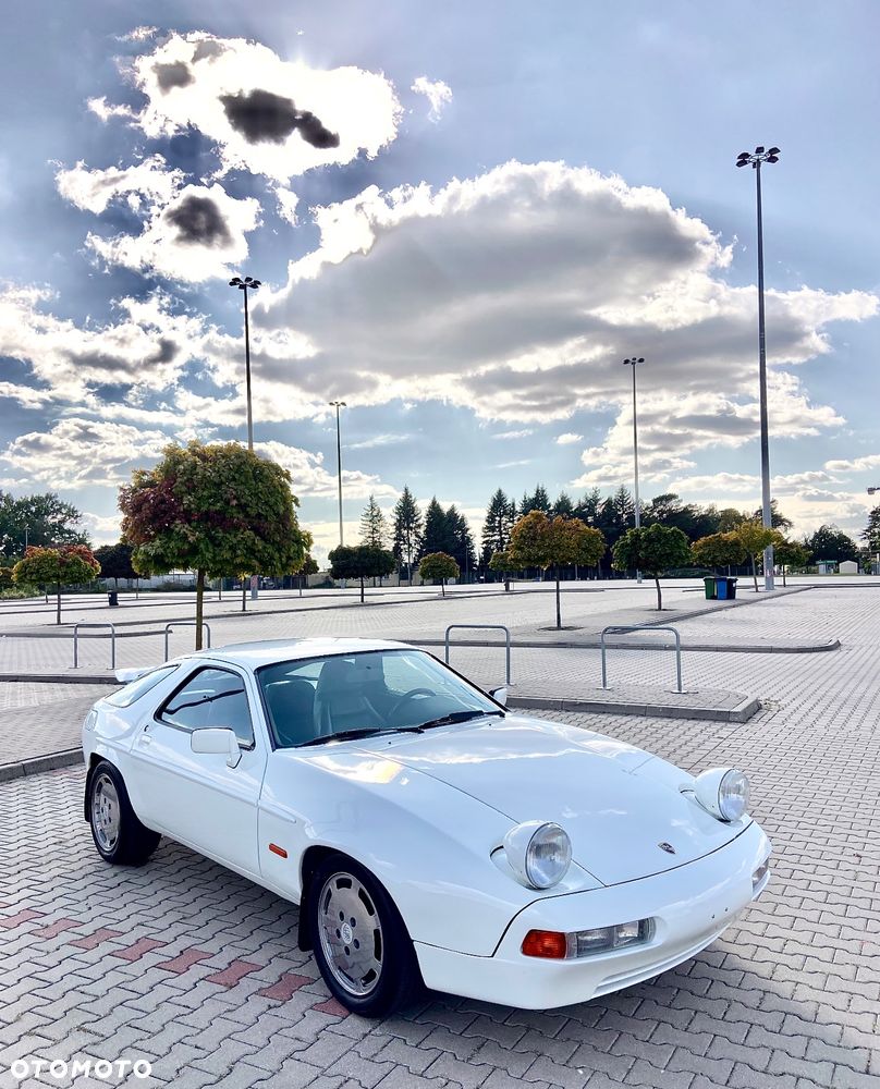 Porsche 928 - 1