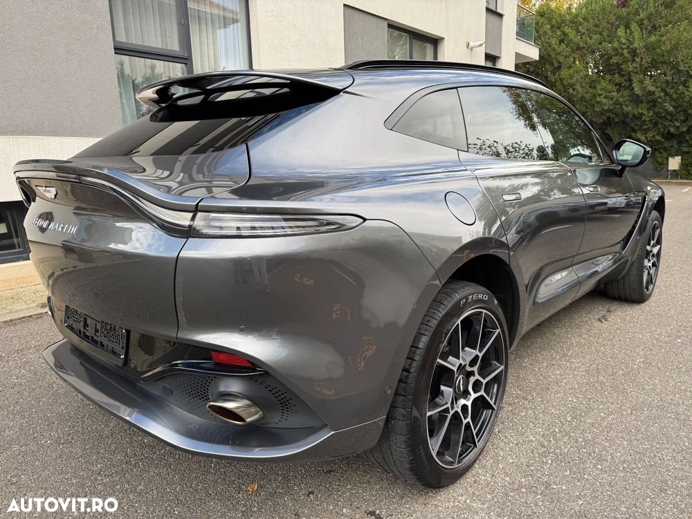 Aston Martin DBX - 4