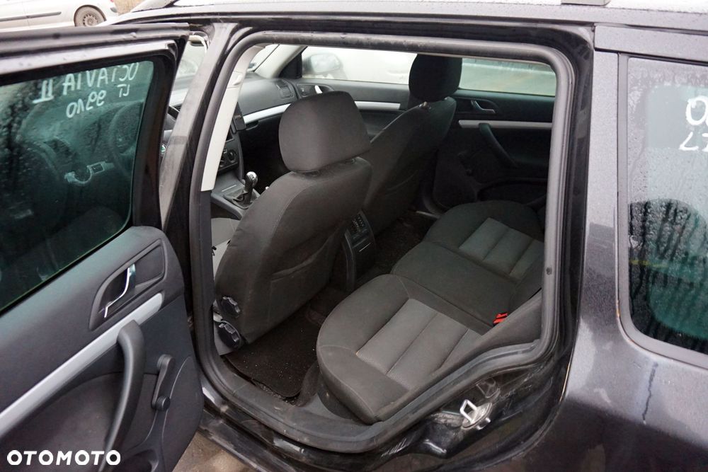 SKODA OCTAVIA II LIFT KOMBI 2008 9910 2.0 TDI BMM 140KM KNS CZARNY na części - 11