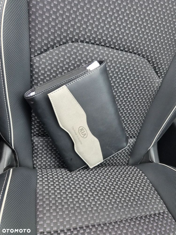 Kia Ceed 1.6 GDI PHEV L DCT - 30